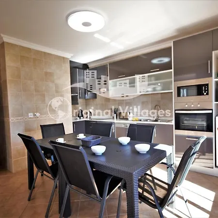V4 Lourenco Feriehus *